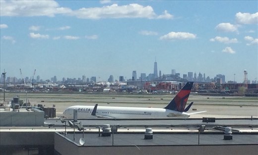 Bye bye New York City!!! :-( ... From the AirTrain to Newark airport. 