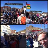D'un côté du pont c'est écrit bienvenue au Pérou et de l'autre bienvenue en Bolivie! Beaucoup de monde, faut foncer de l'autre côté du pont pour passer la douane bolivienne. : by finally, Views[531]