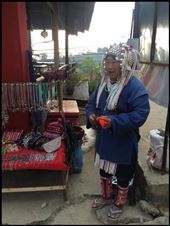 Femme typique de la tribu des Akha qui peuple les montagnes alentours et originaire de Chine.  : by finally, Views[544]