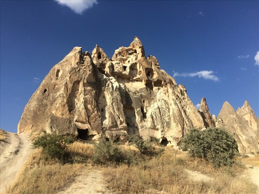 Il s'agissait d'un ancien petit village avec une église et quelques habitations à l'intérieur. 