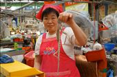 Walking through the Gwangjang Market in Seoul, choosing my raw octopuss lunch. : by firsttimetravelling, Views[377]
