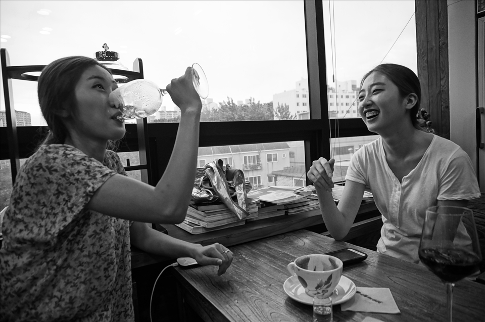 Dutch coffee and a laugh with my new Korean friends. 