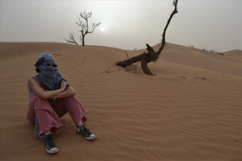 At Erg Chigaga, the wind blows the noise away