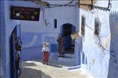 At Chefchauen, the voice of the two ladies is echoed on the narrow streets: by flopiescudero, Views[312]