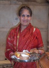 This devotee was very happy to have a rat on her tray of offerings.: by flyingpiglet, Views[663]