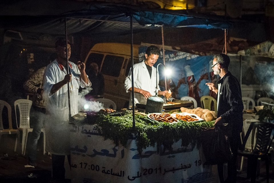 There is no such thing as a closing hour! The mood and the people change during the night, but there is always activity.