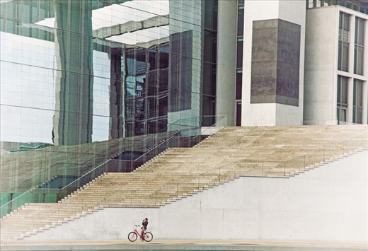Cyclist stops to take a photo
