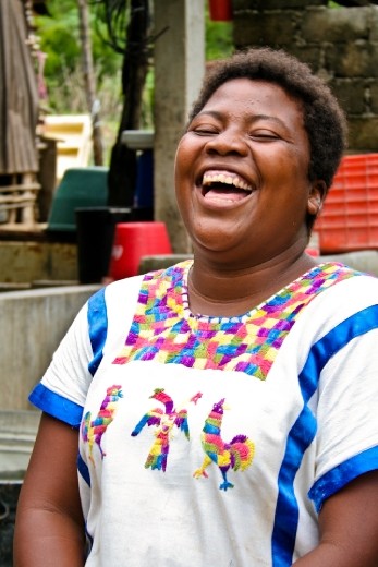 Gloria is the mother of two children. Her husband, like many men in the area has emigrated to the U.S.  Gloria also lived in the US for a brief period.  In the end, she didn´t feel gringa or Mexican, and ultimately decided to return to Minitan.