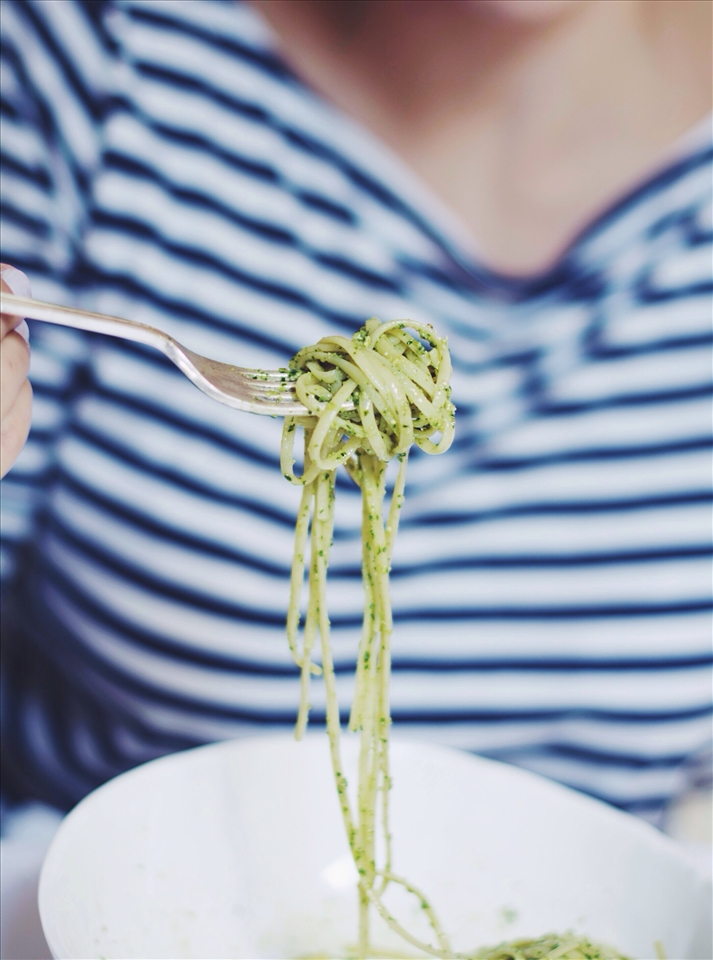 Linguine with homemade pesto