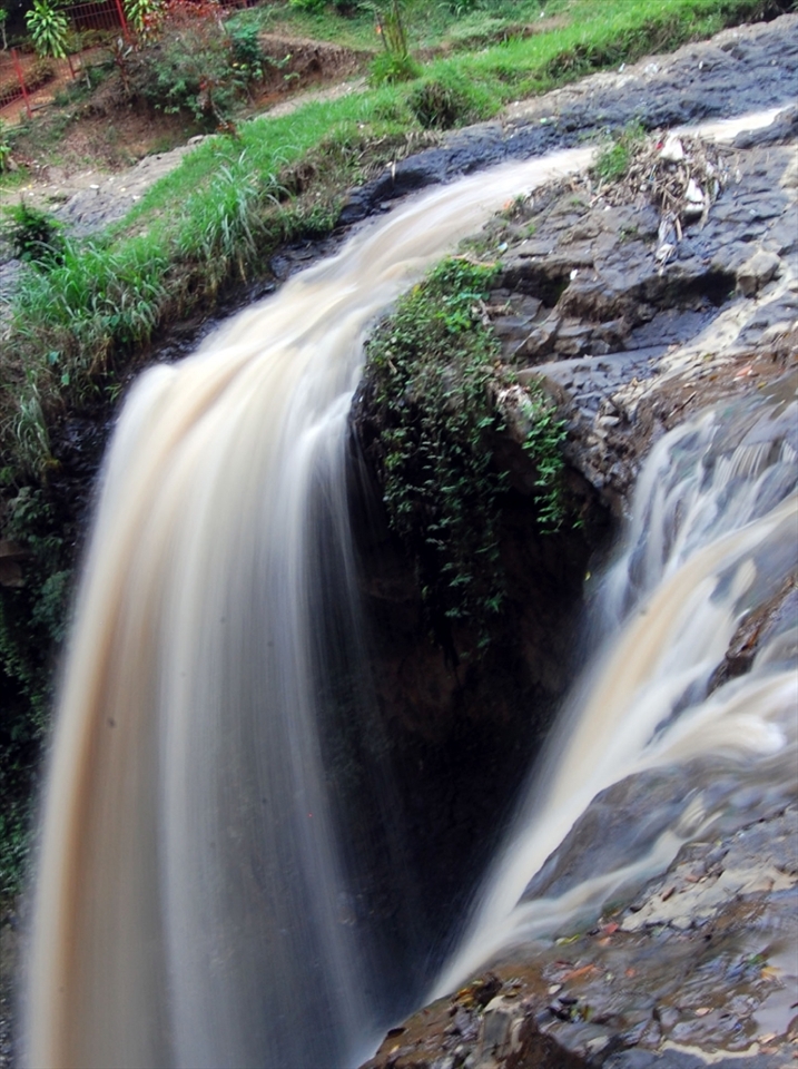 Local people called it Curug Omas (Omas waterfall). With 35 metres height, this is the main destination of the place