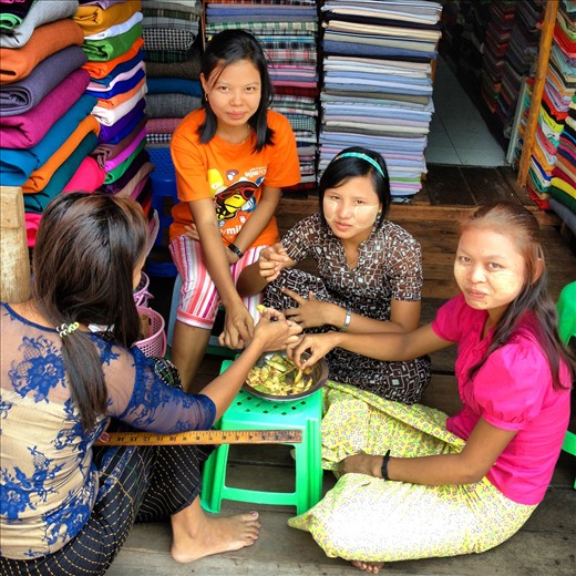 Lunchtime, Yangon Markets