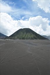 the line between the sky, the mount, and the sand: by ghithaghassani, Views[209]