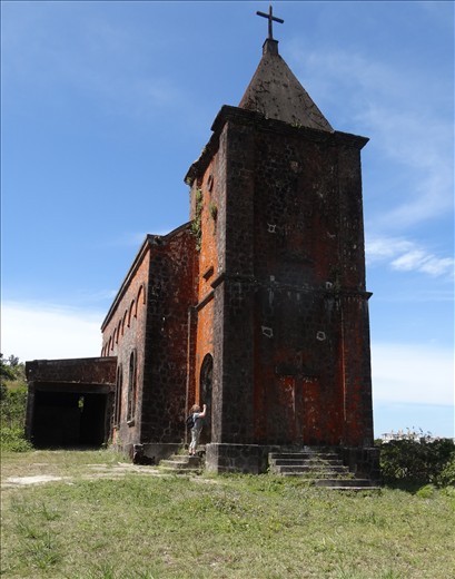 Remains of the old church at Bokor station (ex French era)