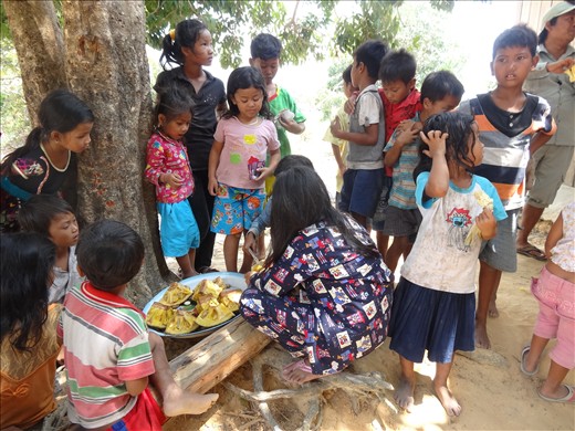 Local kids selling Jack Fruit pieces for 500 riels = yummy