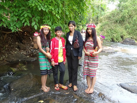 Sreyrueth with her mum, sister and brother