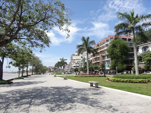 View along Riverside