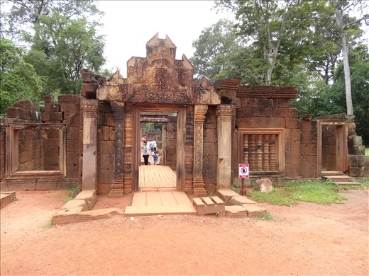 Banteay Srei temple