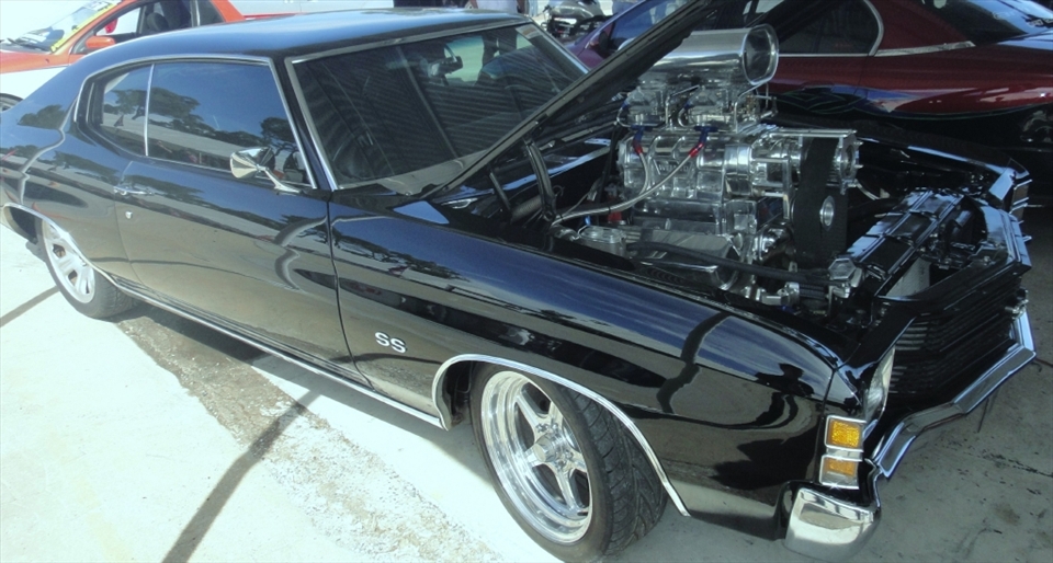 so this is gassanats in Colie 2012, the interesting thing I noticed about this day is people are scared to take a photo.and trying to get a photo with no people in it is hard.