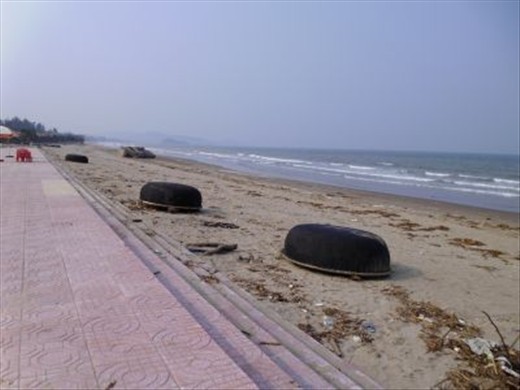 strange little 'dinghis' - used for fishing