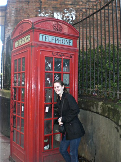 classic telephone booth pic.