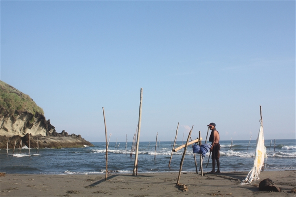 Fisherman done for the day at 7 in the morning.