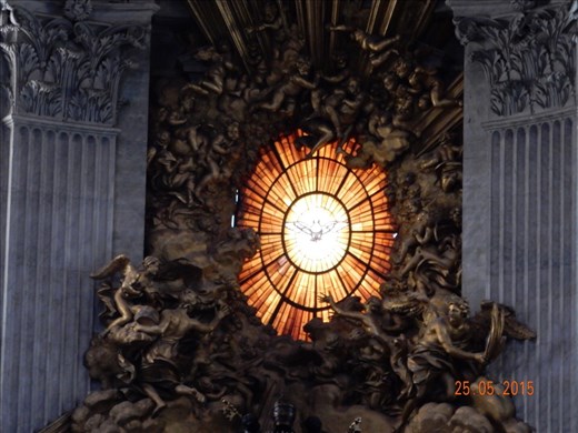 Berniniswindow representing the Holy Spirit