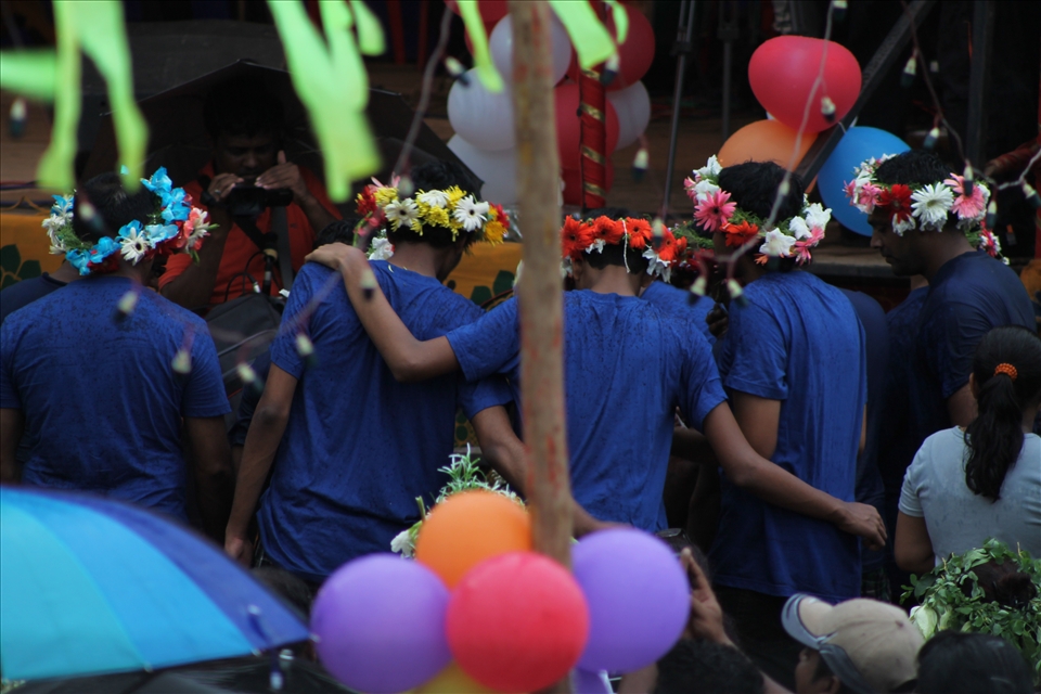 Float where creative heads display their art work