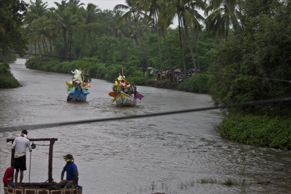 Float in canoe is one of the attraction of the festival