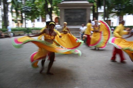 Colourful dancing in Cartagena