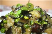 Mummaji's Fresh Green Peas and Aubergine: by graciehawes, Views[383]