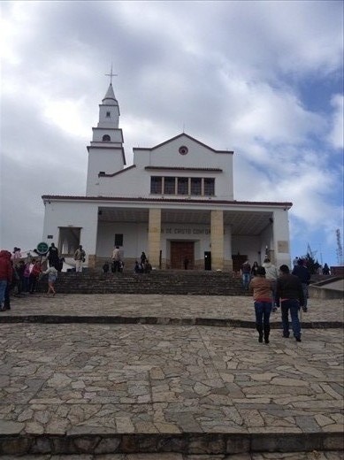 The church that sits atop el Cerro de Monserrate 