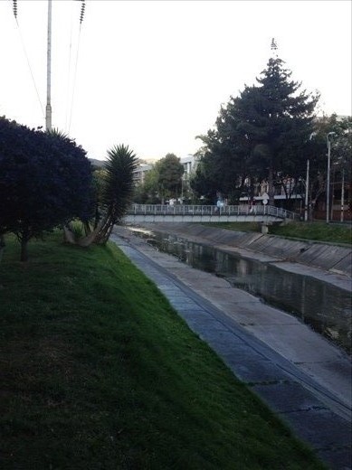 The canal that we followed to the plaza de Usaquén 