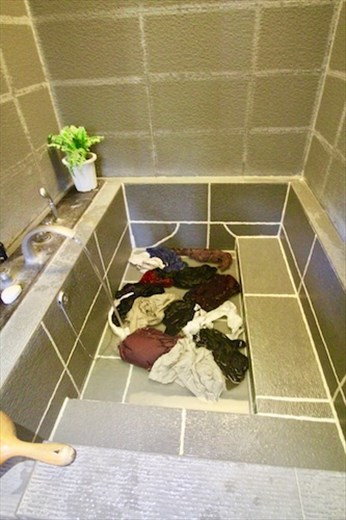 Laundry in the spa, Mingao Hot Spring Resort