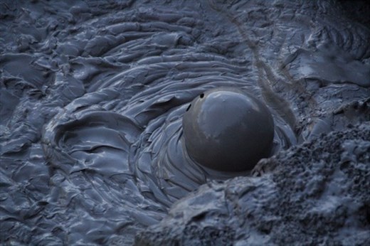 Bubbling mud pots, Wai-o-tapu