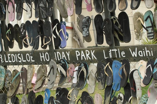 Lost FlipFlops, Maketu 