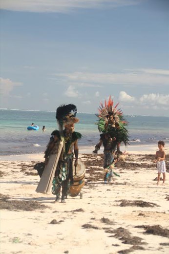 Sunday Mayan invasion, Puerto Morelos