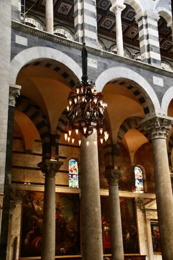 The lamp that inspired Galileo, Cathedrale di Pisa