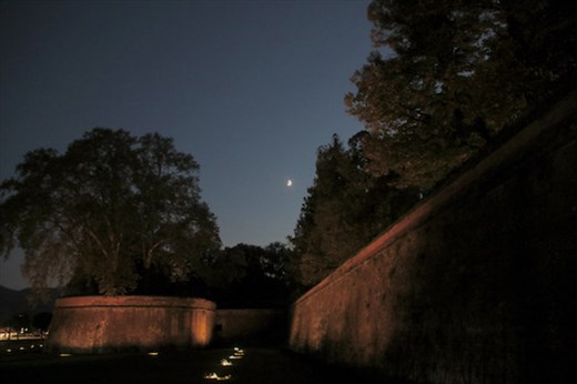 Moonrise over Lucca's Wall