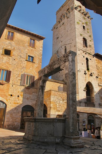 9th Century Well, Piazza della Cisterna, San Gimignano