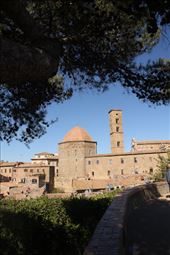 Tuscan Hill Town of Volterra: by graynomadsusa, Views[297]