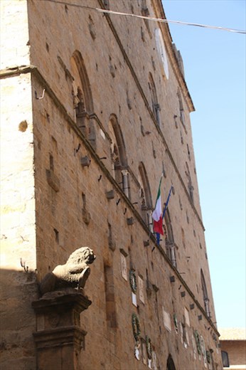 Lion and Town Hall, Volterra