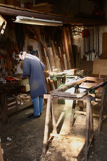 How much wood would a woodcarver carve if a woodcarver could carve wood? San Gim