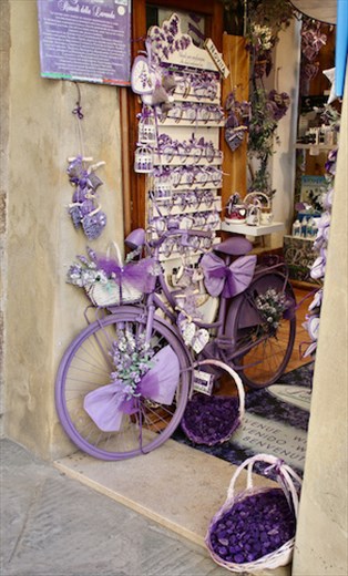 Lavender, do you think? Pienza