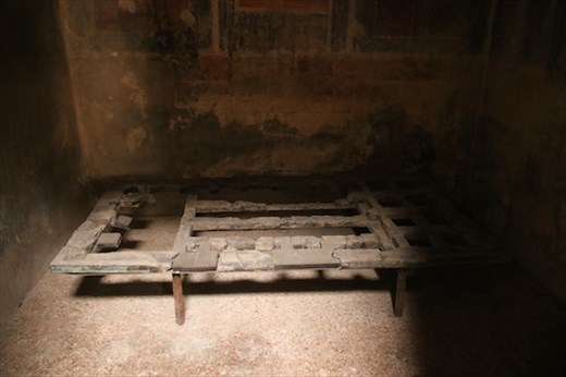 Burt Bed, Herculaneum