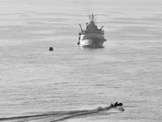 Anti-pirate security team leaving for their mother-ship