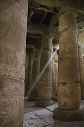 Ray of light in Hypostyle of Seti I, Abydos: by graynomadsusa, Views[823]