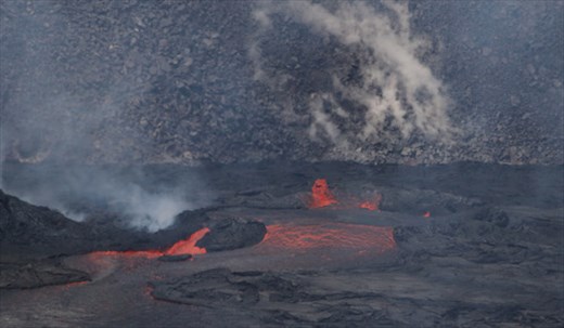 Lava flow, Halemaumau Crater in Kilauea Caldera