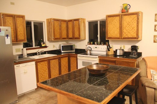 All we need is food, Hawaiian Paradise, Keaau