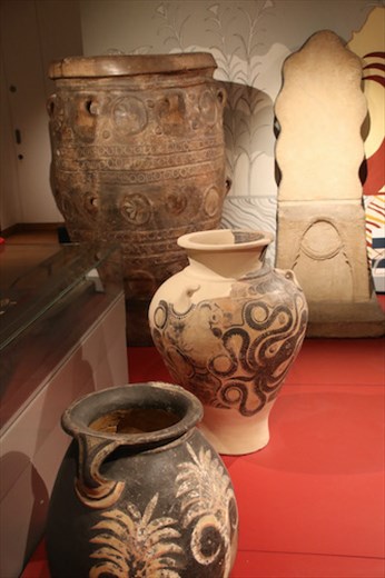 Octopus Vase (1100 BCE), Ashmolean Museum