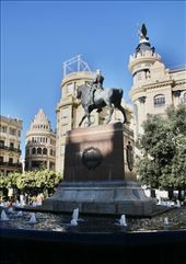 Wide streets, Clean Plazas, Interesting Buildings—Plaza de Tendillas: by graynomadsusa, Views[241]